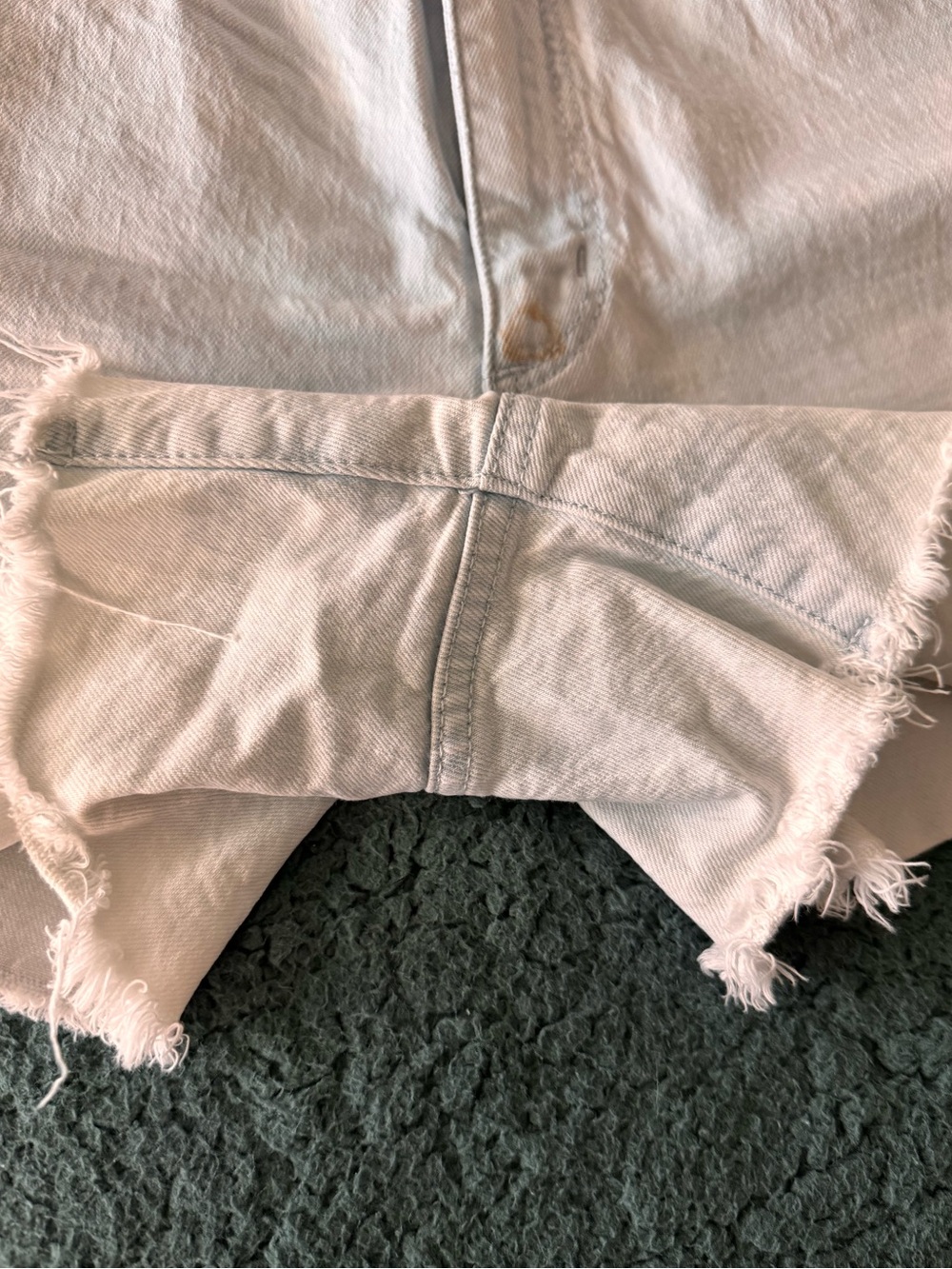 Universal Thread Vintage Midi Jean Shorts Light Wash Raw Hem Size 12 / 31R - Picture 6 of 6
